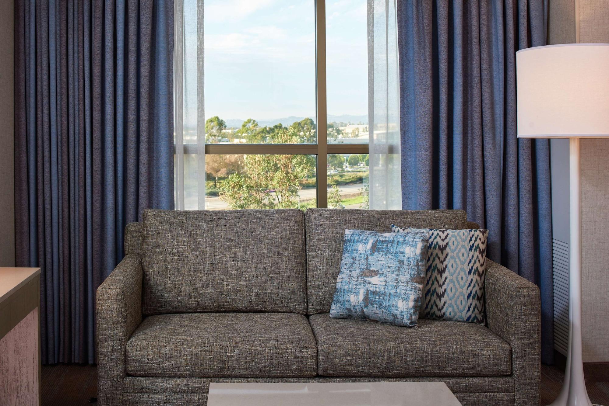 Doubletree By Hilton Irvine Spectrum Extérieur photo