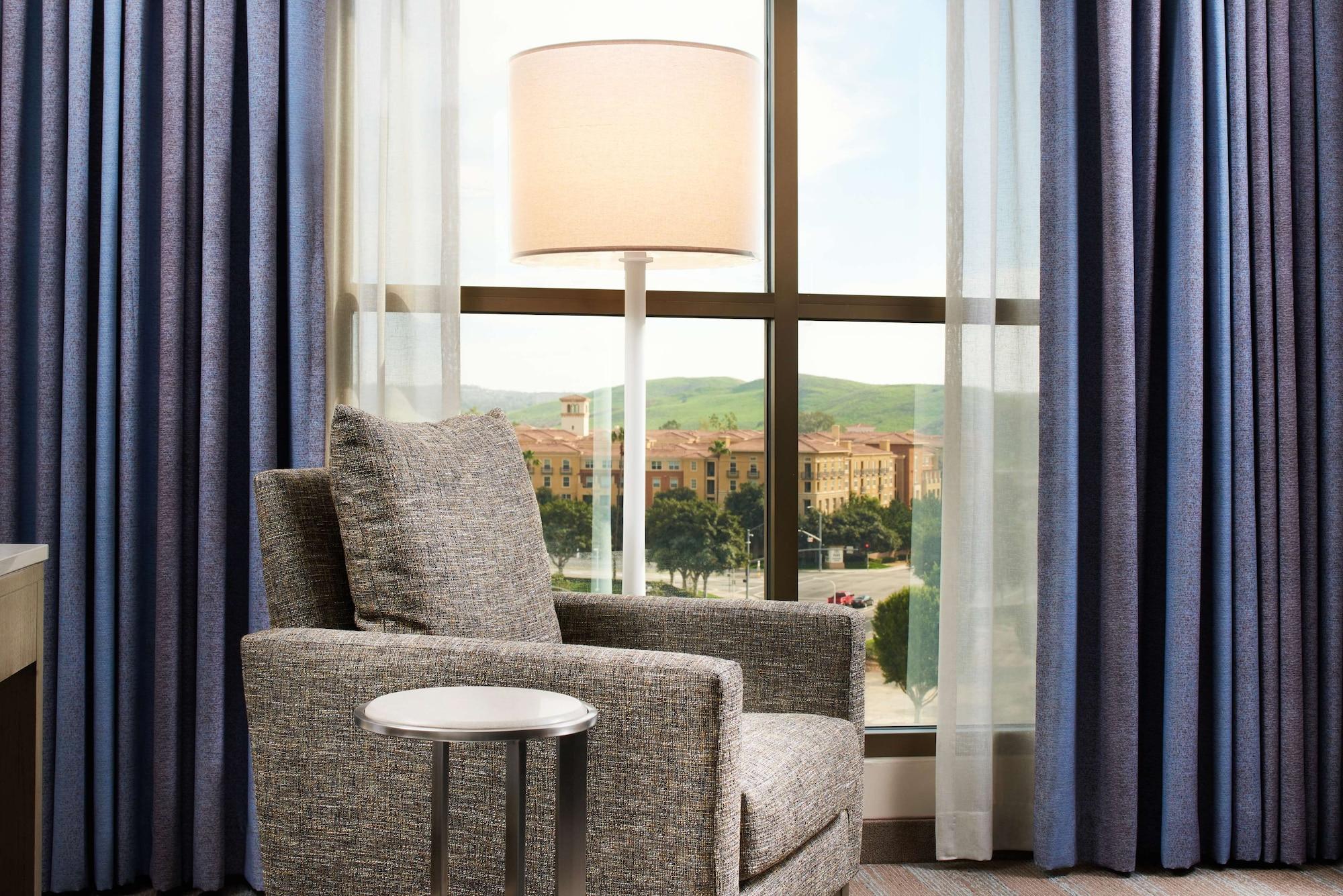 Doubletree By Hilton Irvine Spectrum Extérieur photo