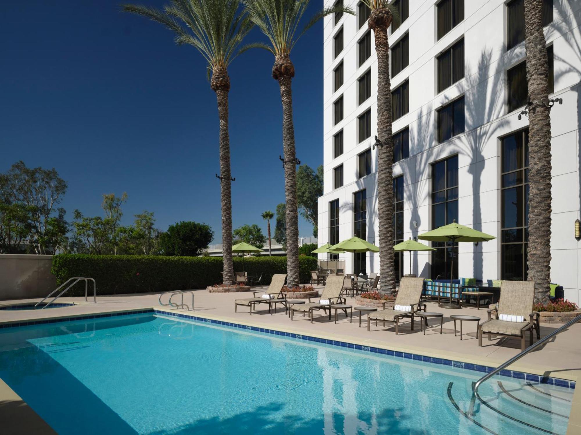 Doubletree By Hilton Irvine Spectrum Extérieur photo