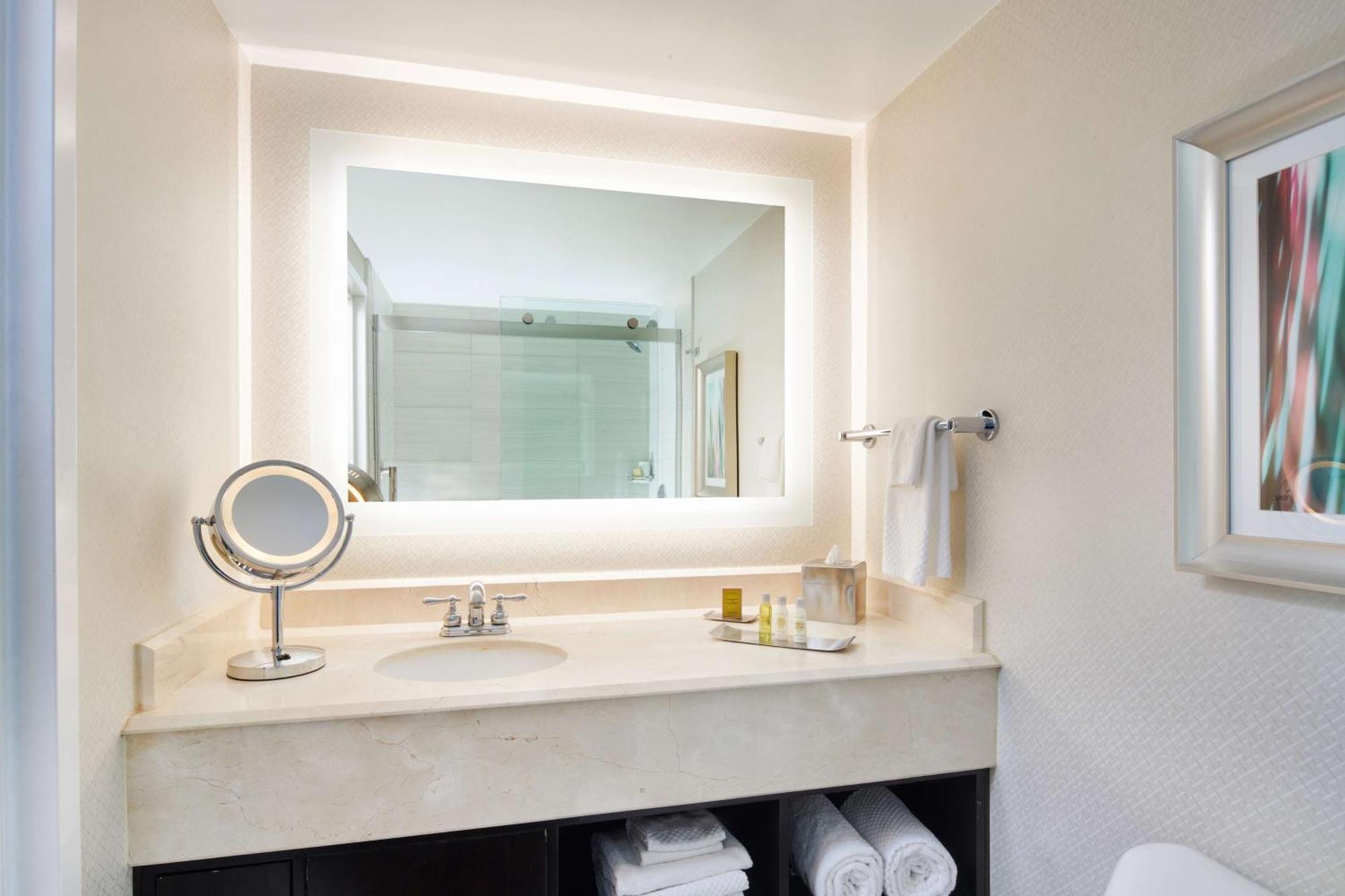 Doubletree By Hilton Irvine Spectrum Extérieur photo