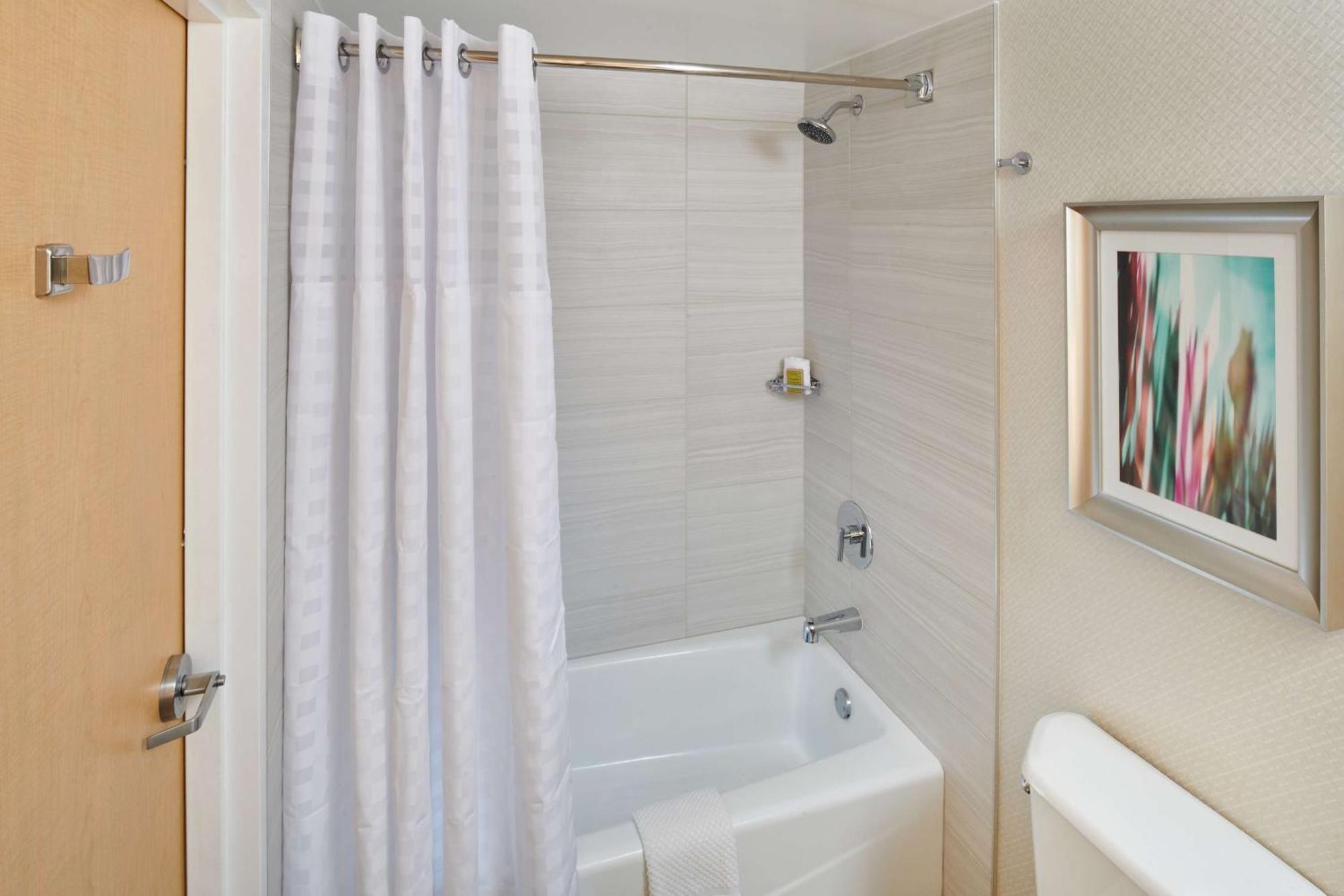 Doubletree By Hilton Irvine Spectrum Extérieur photo
