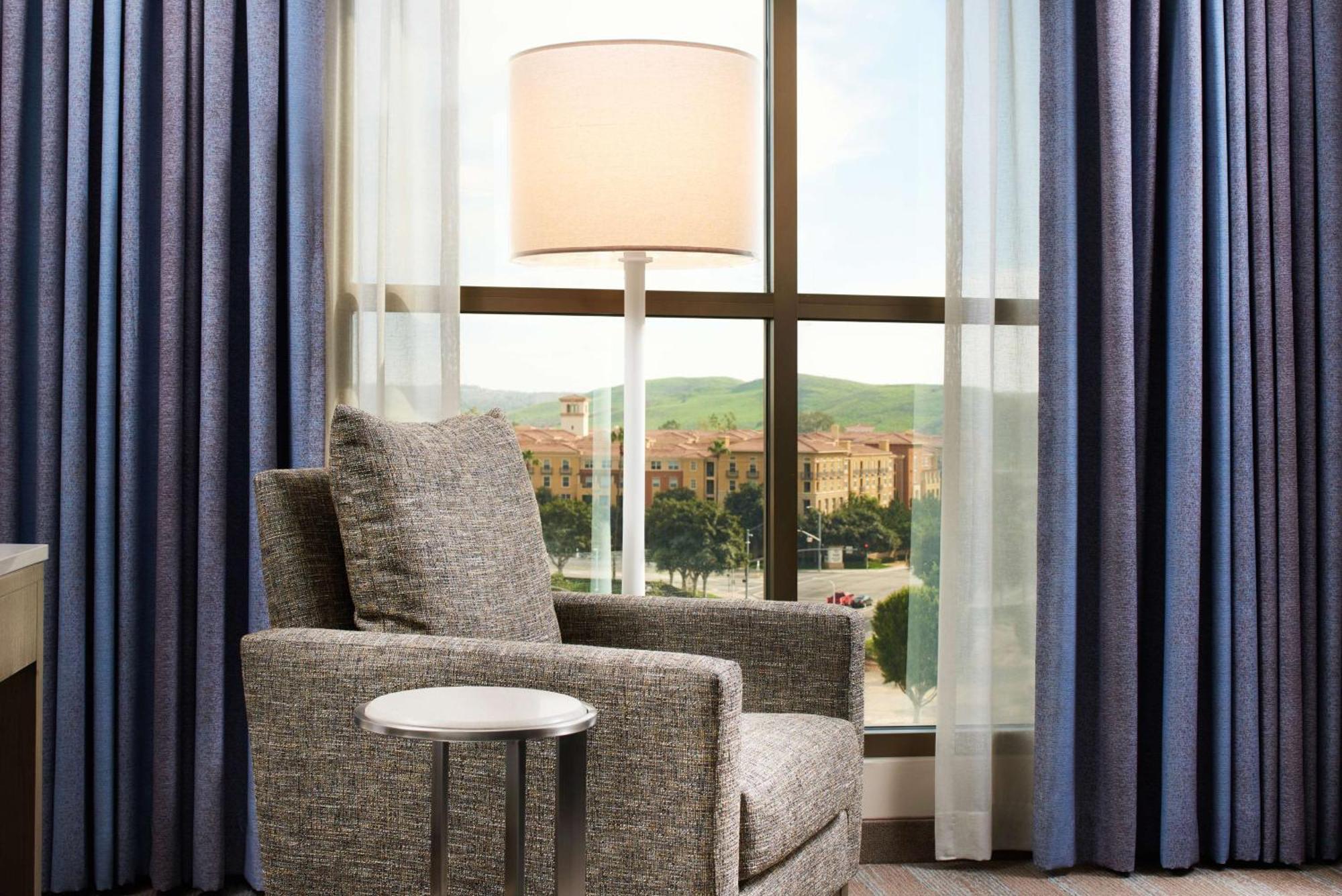 Doubletree By Hilton Irvine Spectrum Extérieur photo