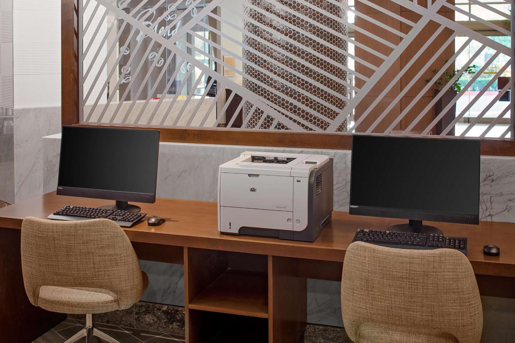 Doubletree By Hilton Irvine Spectrum Extérieur photo