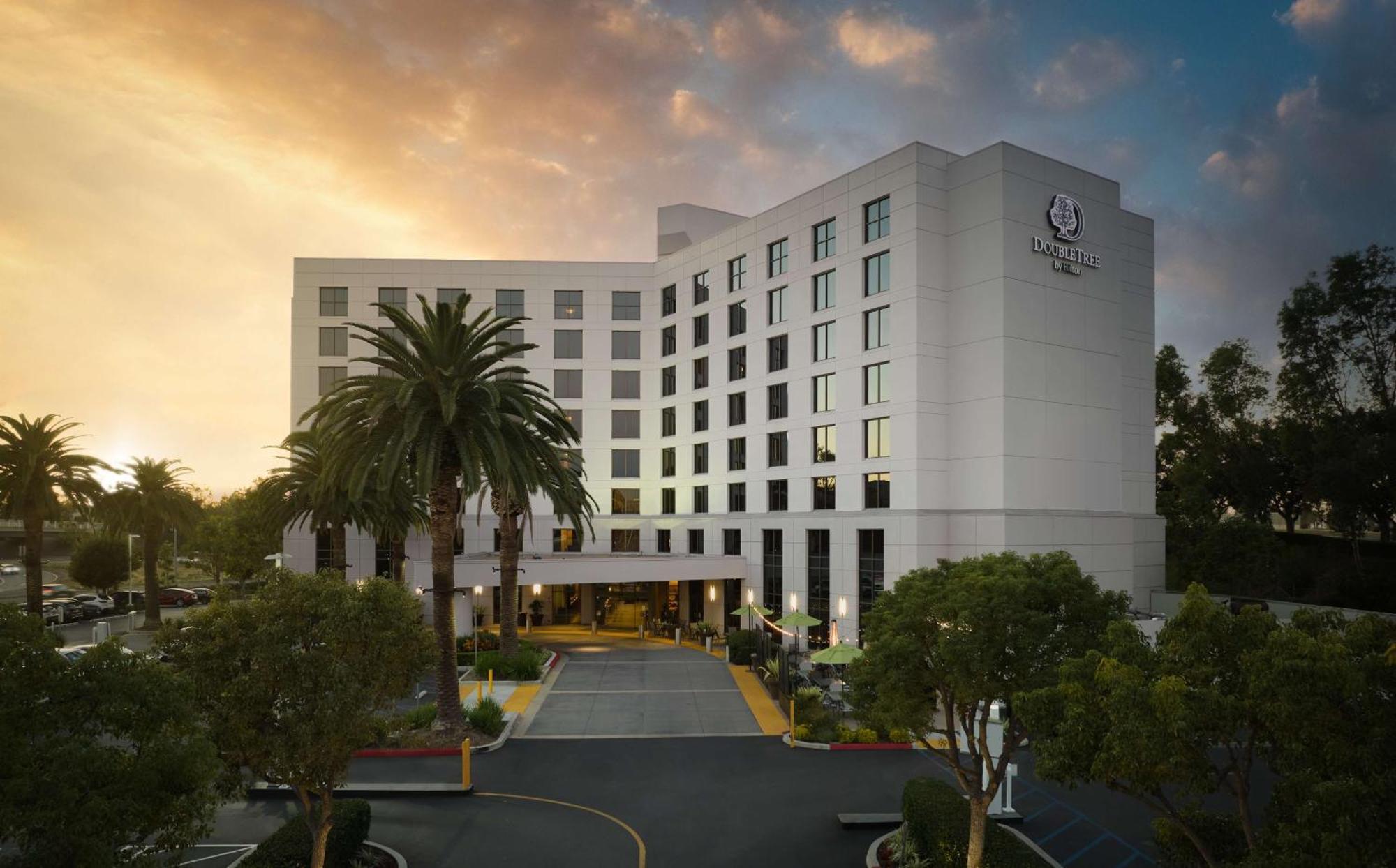 Doubletree By Hilton Irvine Spectrum Extérieur photo